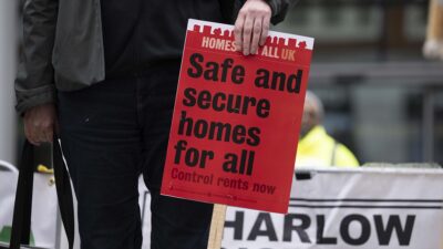 İngiltere'de ilk kez konut alacakların, yüksek faizler nedeniyle son 70