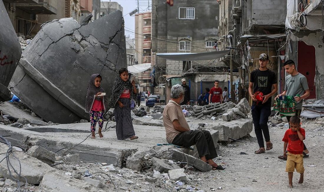 İsrail'in 7 aydır karadan ve havadan saldırılarıyla yerle bir ettiği,
