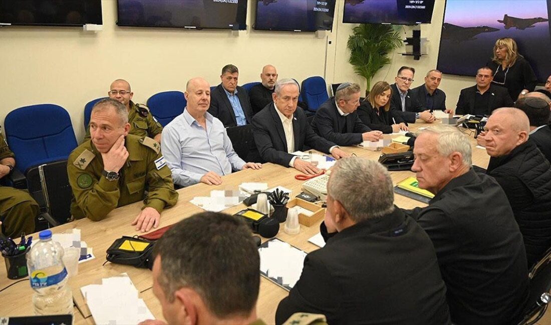 İsrail Savaş Kabinesi'nin İran'a misilleme saldırısını değerlendirmek için bugün bir