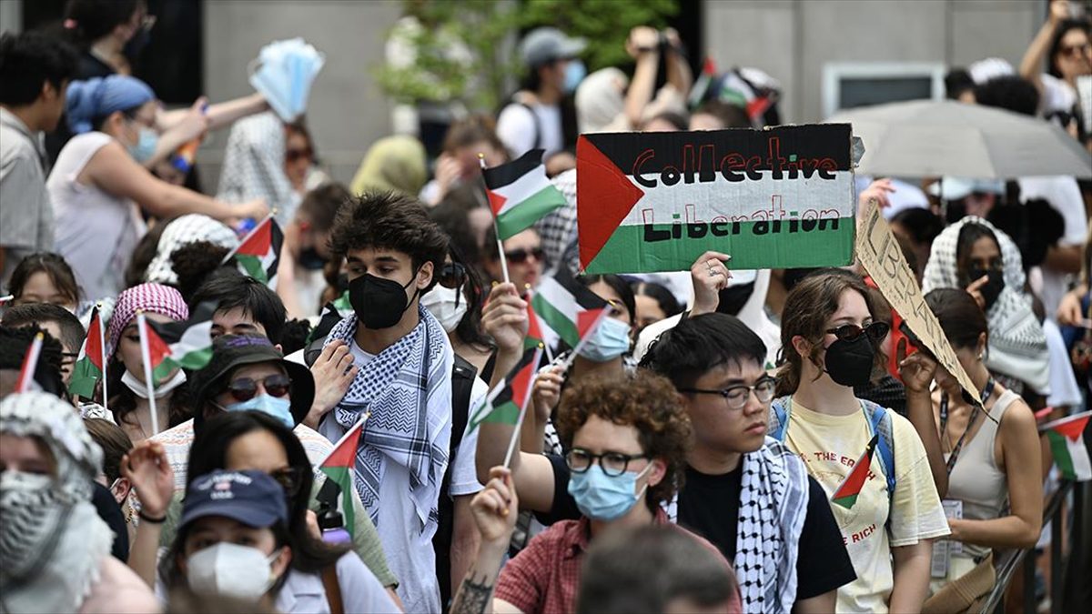 Chicago Üniversitesi öğrencisi Yılmaz Acar, Filistin'e destek gösterilerine katılan öğrenci