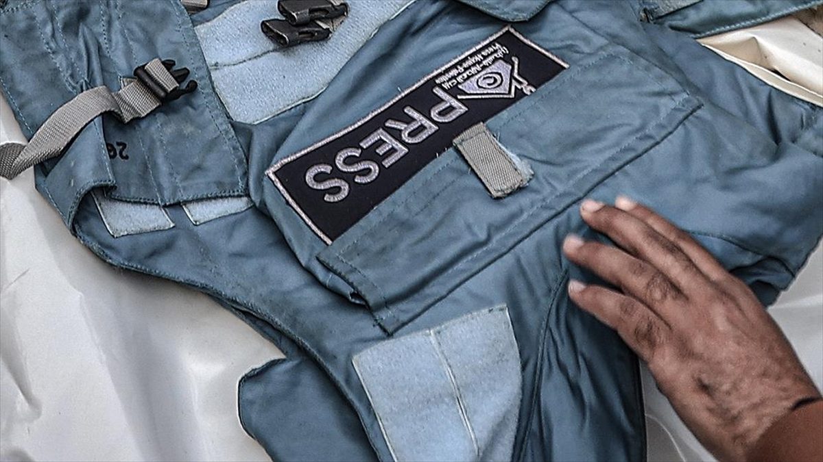 İsrail ordusunun Gazze Şeridi'nde düzenlediği saldırıda Şifa Hastanesi'nde bir gazetecinin