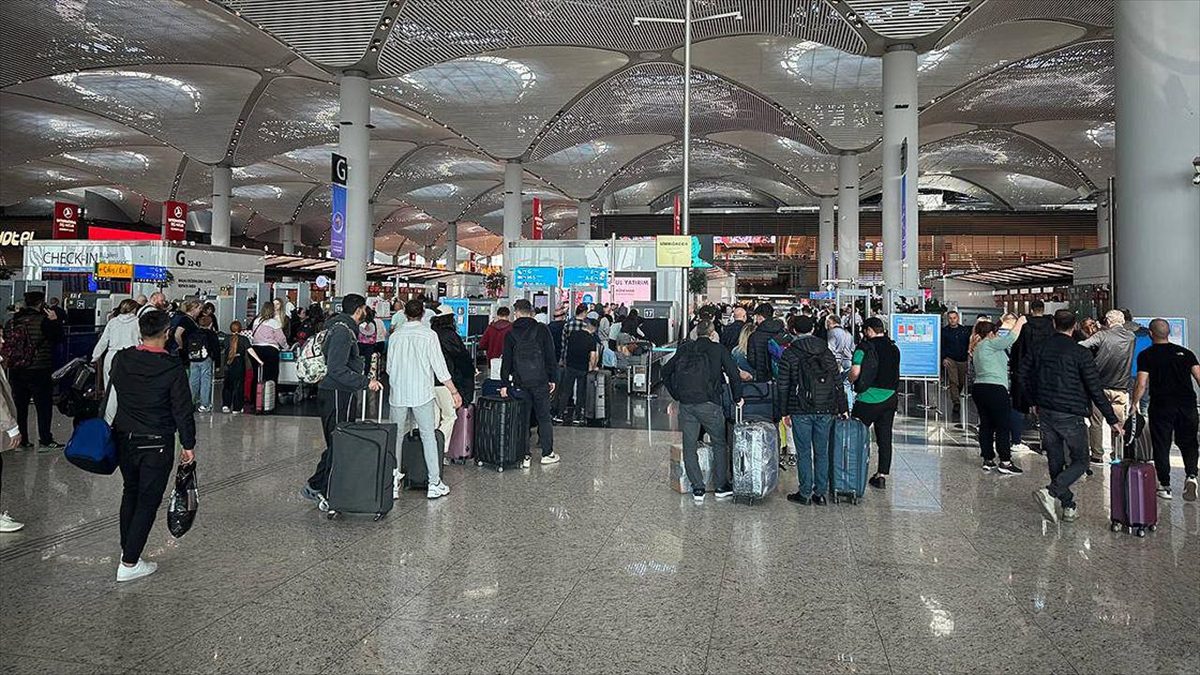 Ramazan Bayramı tatilini memleketlerinde, tatil bölgelerinde ve yurt dışında geçirmek