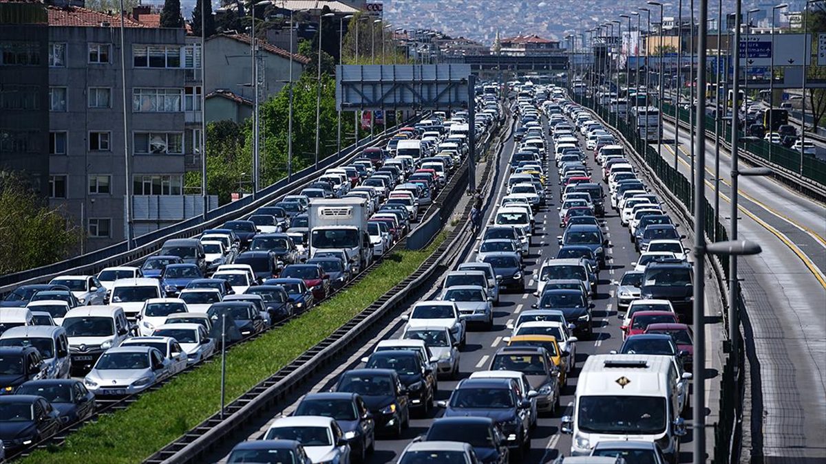 Ramazan Bayramı dolayısıyla köprü ve otoyollar ile toplu taşıma araçlarının