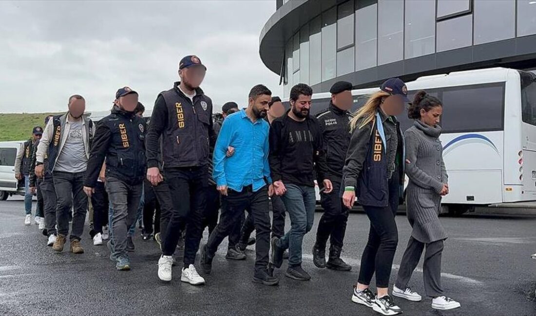 İstanbul merkezli 5 ilde, kendilerini banka çalışanı olarak tanıtıp mağdurları