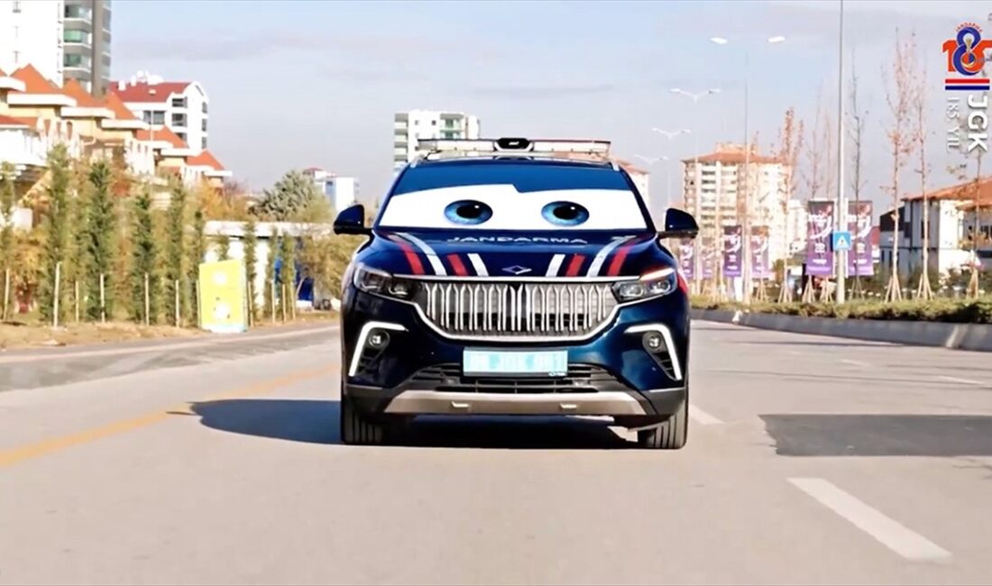 Türkiye'nin yerli otomobili Togg'u kullanmaya başlayan Jandarma Genel Komutanlığı, Jandarma