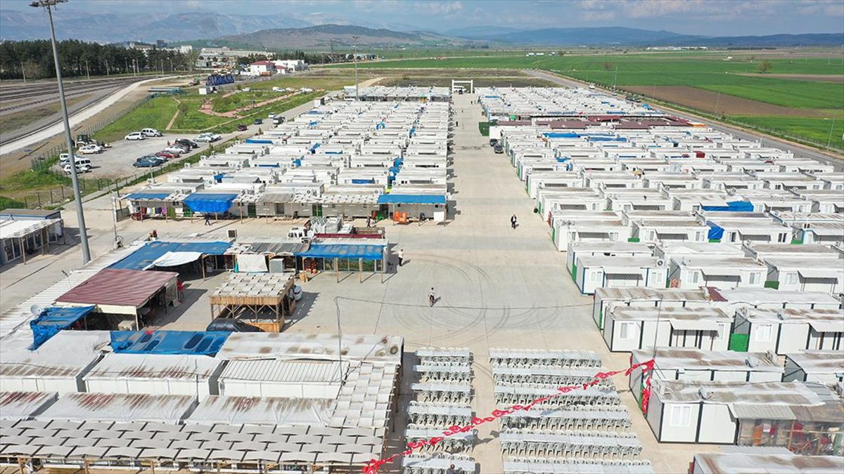 6 Şubat depremlerinin merkez üssü Kahramanmaraş'taki konteyner kentlerde kalan afetzedeler,