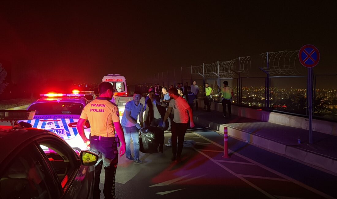 ANTALYA (AA) – Antalya'nın Kepez ilçesinde otomobilin altında kalan patenli