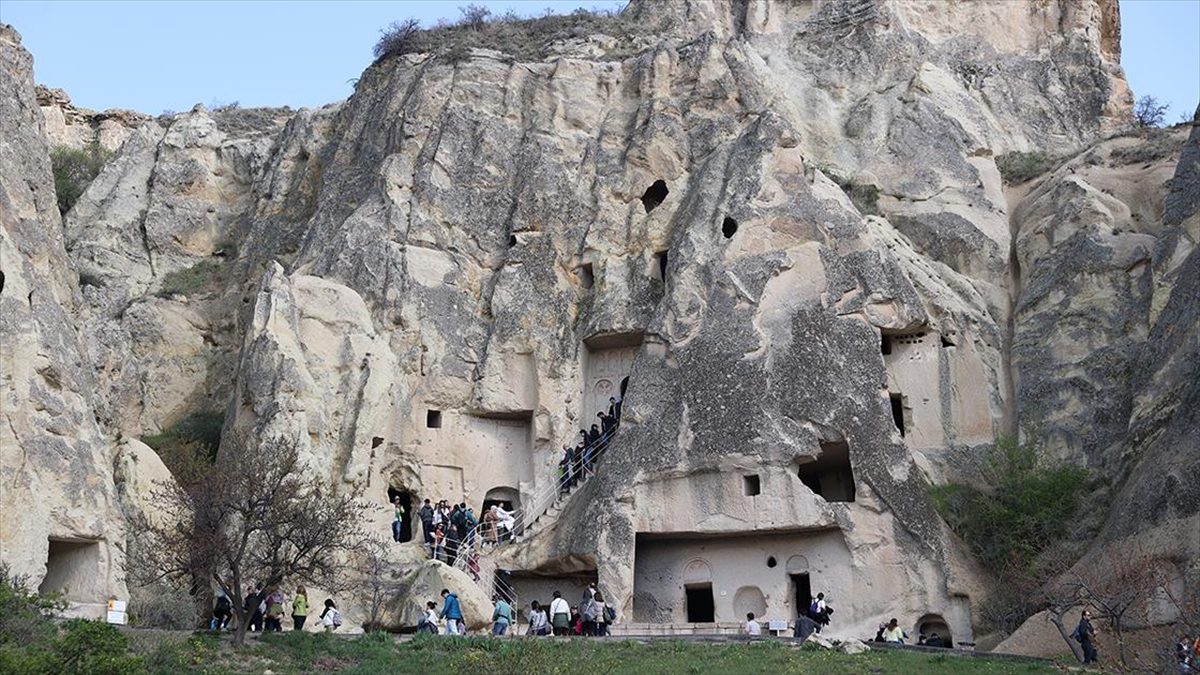 Nevşehir Valisi Ali Fidan, Türkiye'nin önemli turizm bölgelerinden Kapadokya'da ilk