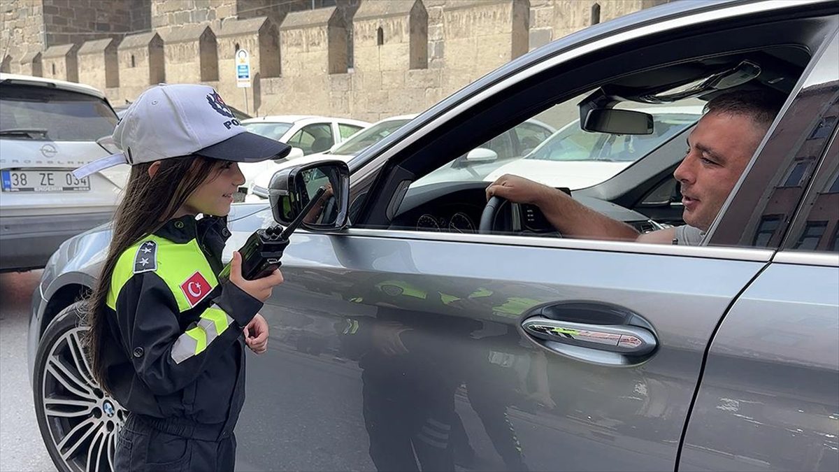 Kayseri'de 23 Nisan Ulusal Egemenlik ve Çocuk Bayramı dolayısıyla trafik
