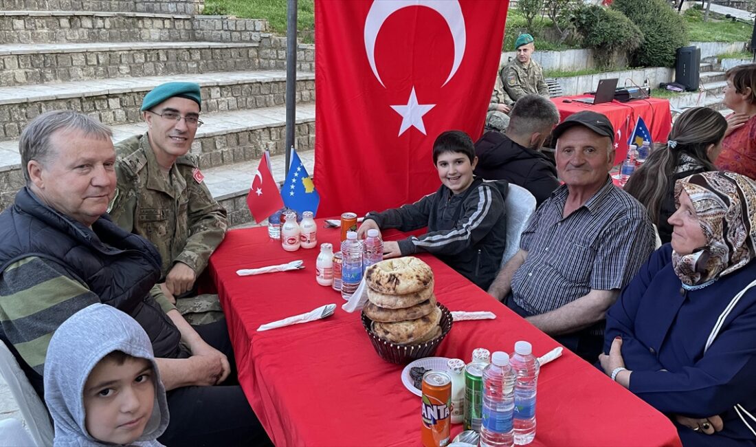 KOSOVA (AA) – Prizren’in Şadırvan Meydanı’ndaki iftar programına, Türk Temsil