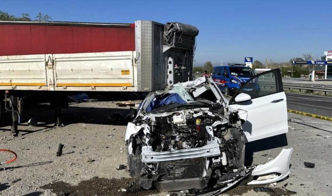 Kırıkkale'de otomobilin yaya ve park halindeki dorseye çarpması sonucu 1