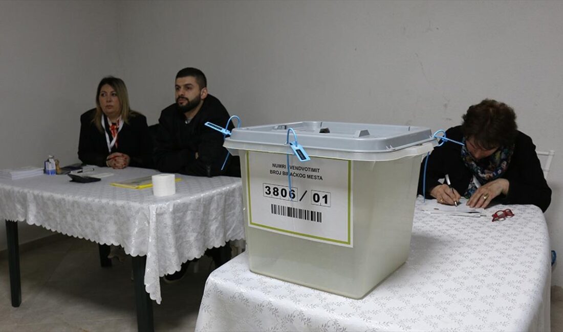 Kosova’nın kuzeyinde çoğunlukla Sırpların yaşadığı 4 belediyede, mevcut Arnavut kökenli