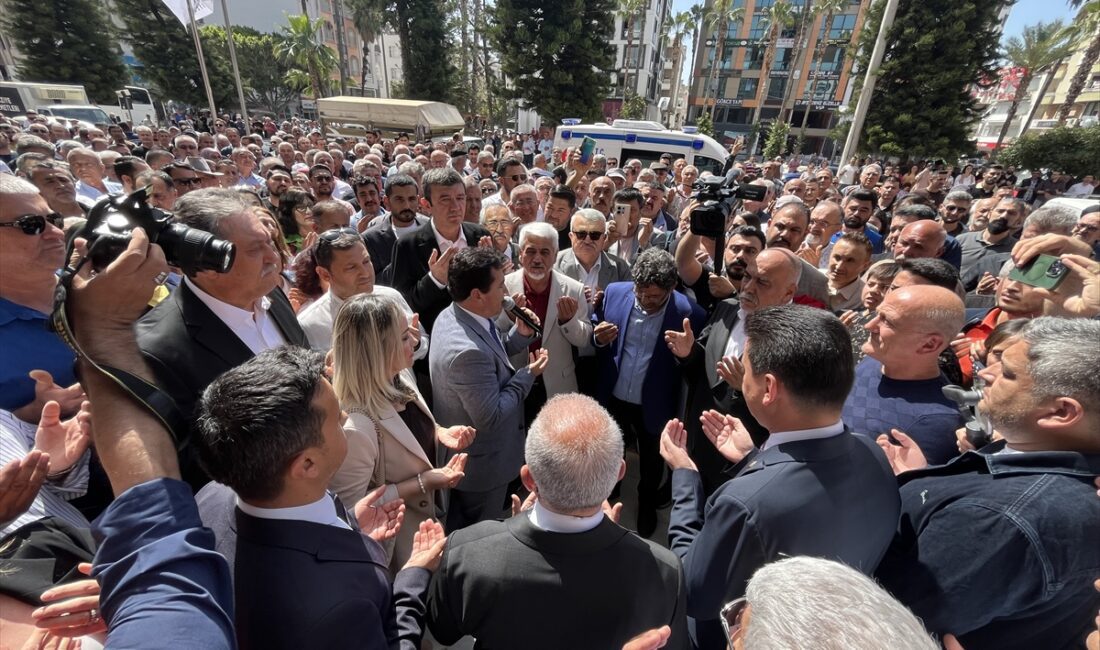 ANTALYA (AA) – Kumluca ilçesinde belediye başkanı seçilen Mesut Avcıoğlu,