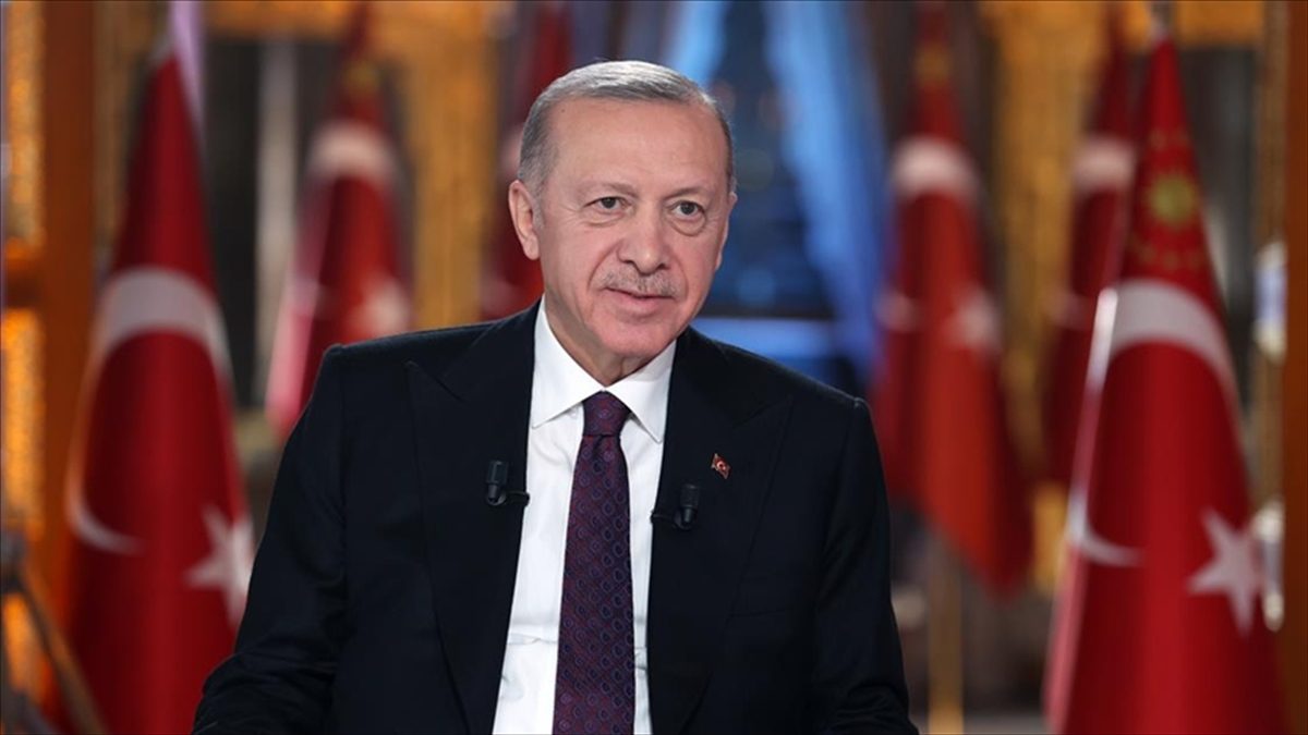 Türkiye, Ramazan Bayramı'nı karşılamaya hazırlanırken, Cumhurbaşkanı Recep Tayyip Erdoğan, TBMM