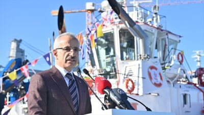 Ulaştırma ve Altyapı Bakanı Abdulkadir Uraloğlu, "İlk çeyrekte limanlarda elleçlenen