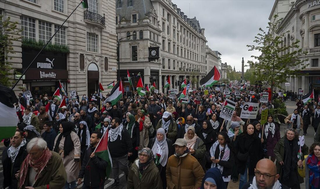 LONDRA (AA) – Başkentteki parlamento binasının önünde başlayan yürüyüşe, sivil