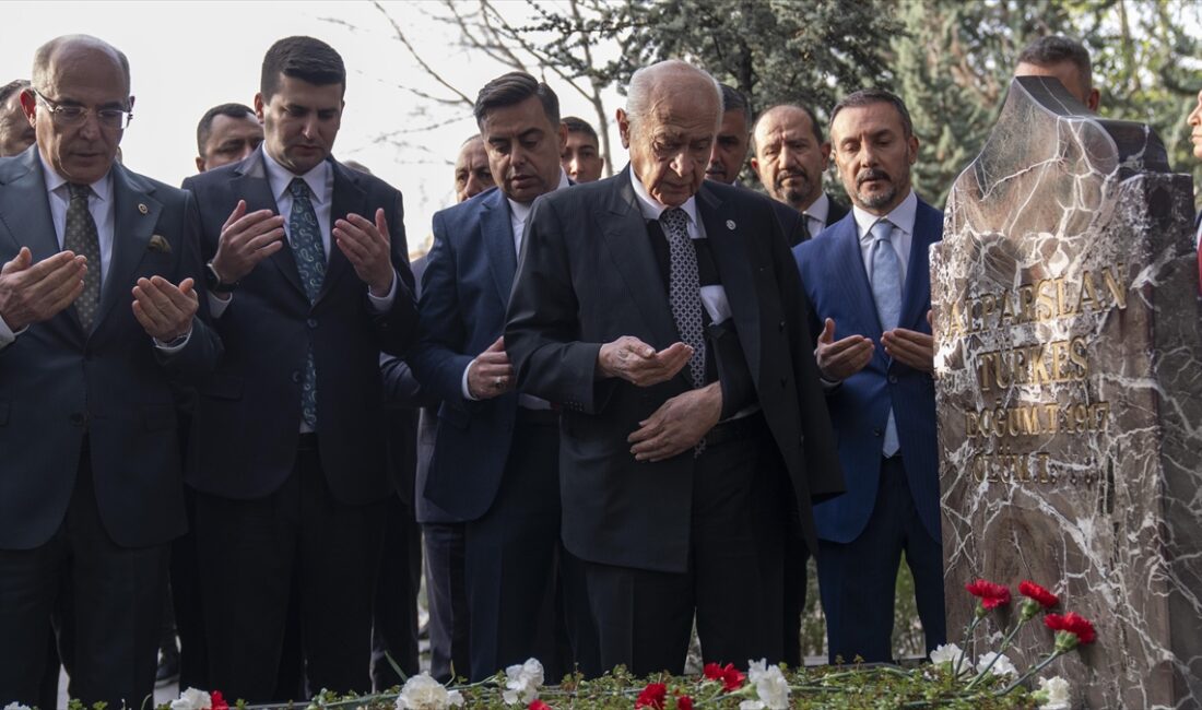 MHP Genel Başkanı Devlet Bahçeli, bayram namazının ardından MHP'nin Kurucu