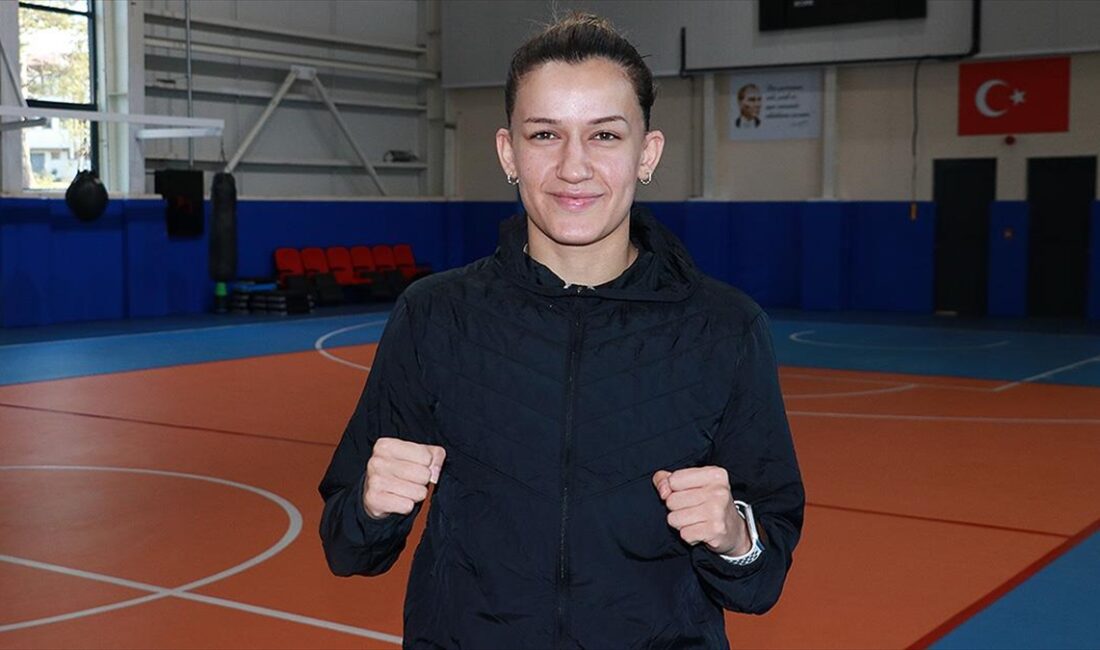 Milli boksör Hatice Akbaş, 2024 Paris Olimpiyat Oyunları öncesi katılacağı