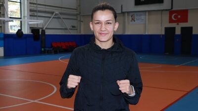 Milli boksör Hatice Akbaş, 2024 Paris Olimpiyat Oyunları öncesi katılacağı