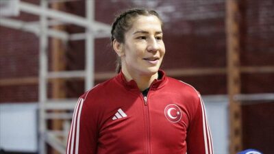 Milli güreşçi Yasemin Yiğit Adar, Türkiye'ye kadınlarda Paris 2024 Olimpiyat