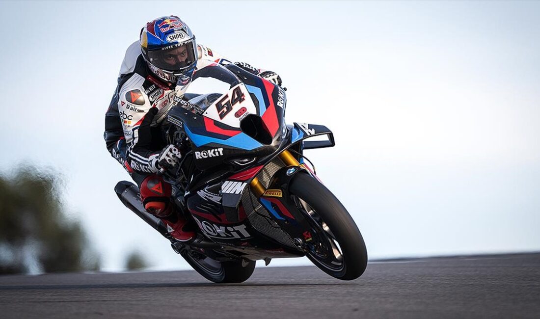 Milli motosikletçi Toprak Razgatlıoğlu, 2024 Dünya Superbike Şampiyonası'nın Hollanda'da düzenlenen
