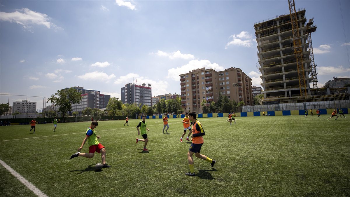 MKE Ankaragücü Kulübünün altyapıdaki futbol takımları, başarılı performanslarıyla dikkati çekiyor.