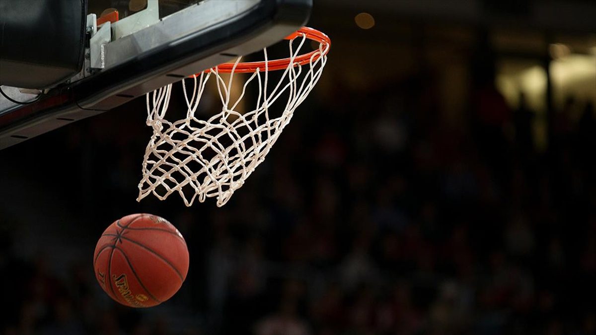 Amerikan Basketbol Ligi'nde (NBA) milli basketbolcu Ömer Faruk Yurtseven'in formasını