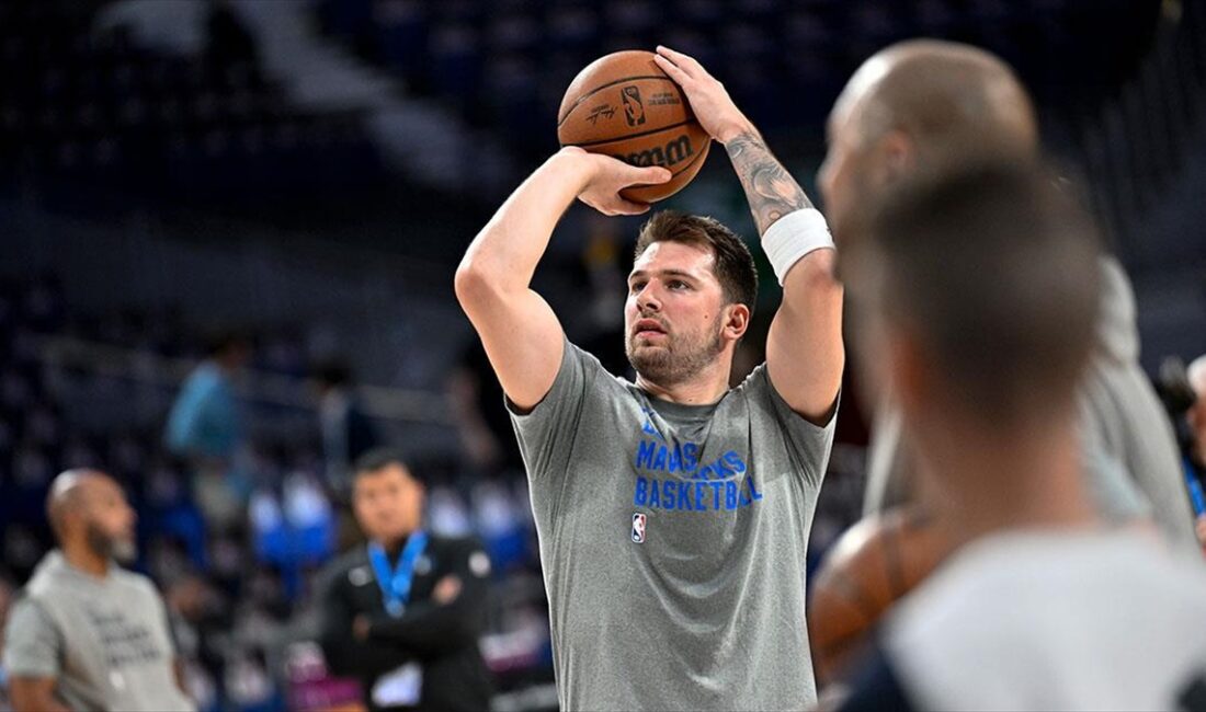 Amerikan Basketbol Ligi'nde (NBA) Dallas Mavericks forması giyen Luka Doncic,