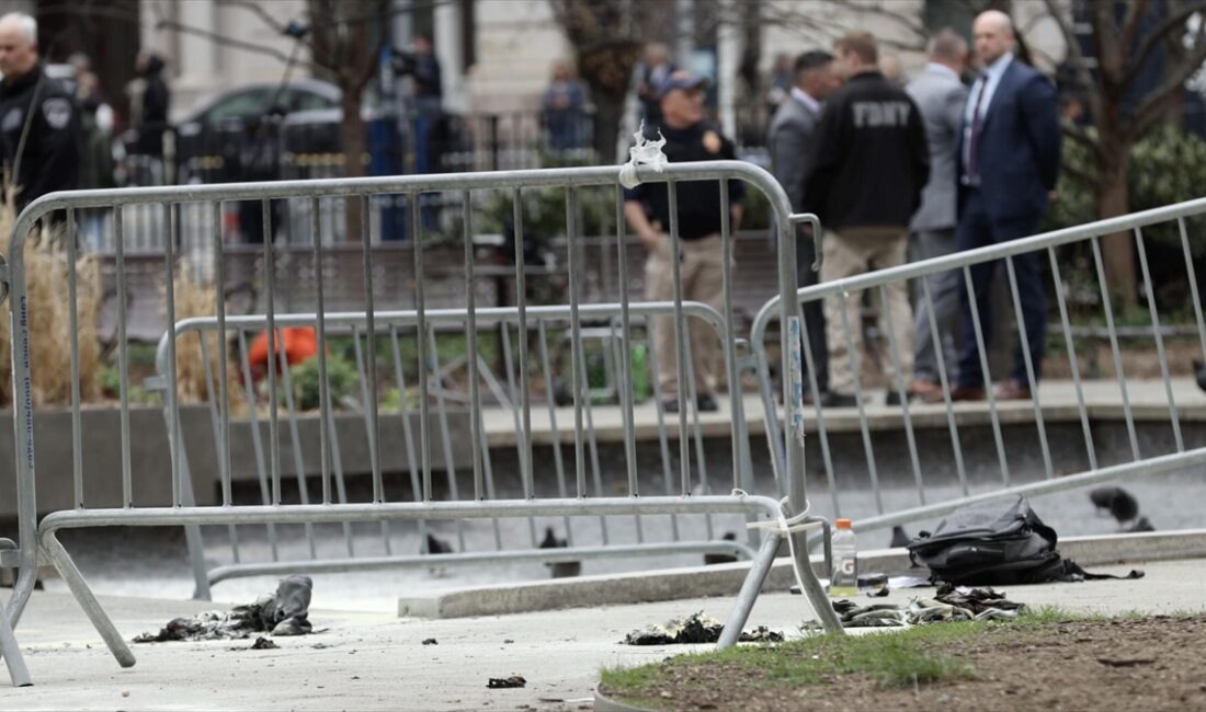 WASHINGTON (AA) – Trump’ın duruşmasının devam ettiği Manhattan’daki mahkeme binasının