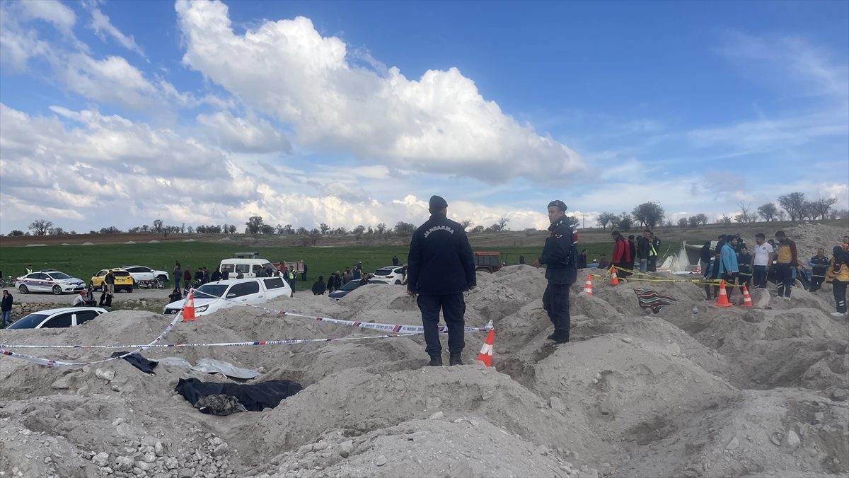 Niğde'de patates deposu yapımında meydana gelen göçükte 2 kişi hayatını