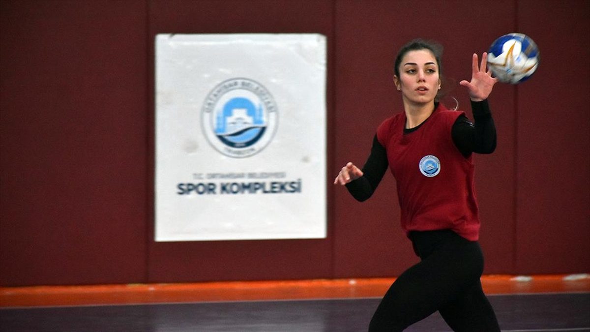Türkiye Kadınlar Hentbol 1. Ligi B Grubu'nda sezonu 1. sırada