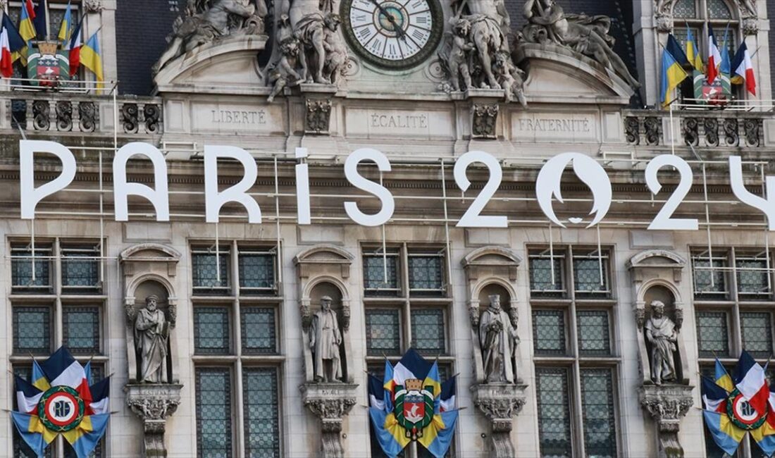Paris 2024 Olimpiyat Oyunları meşalesi yakılarak Yunanistan'dan Fransa'ya yolculuğu başladı.