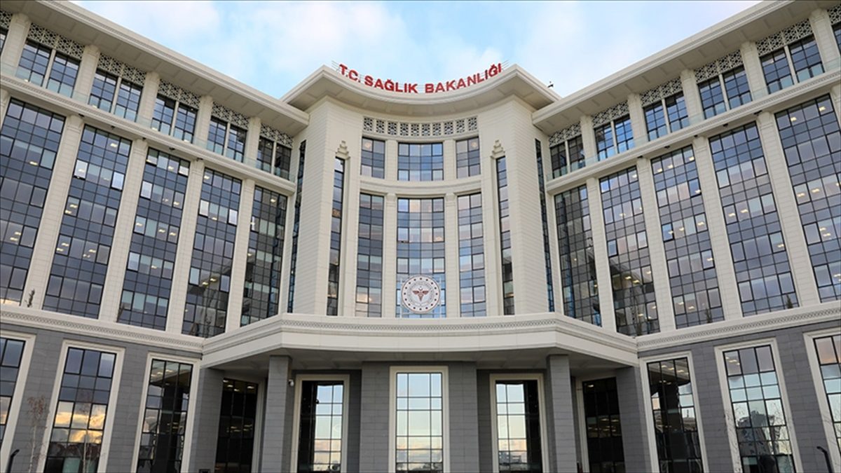 Sağlık Bakanlığı, Ramazan Bayramı'nda 81 ilde sağlık hizmetlerinde aksaklık yaşanmaması,