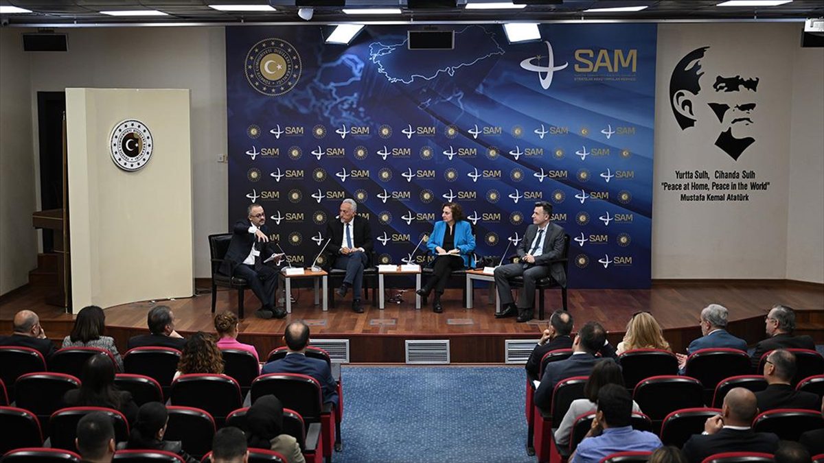 Dışişleri Bakanlığı Stratejik Araştırmalar Merkezi (SAM) Ankara'da, "Türk Dış Politikasının