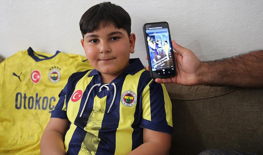 Galatasaray ile Fenerbahçe arasındaki 2023 Turkcell Süper Kupa maçına taraftarı