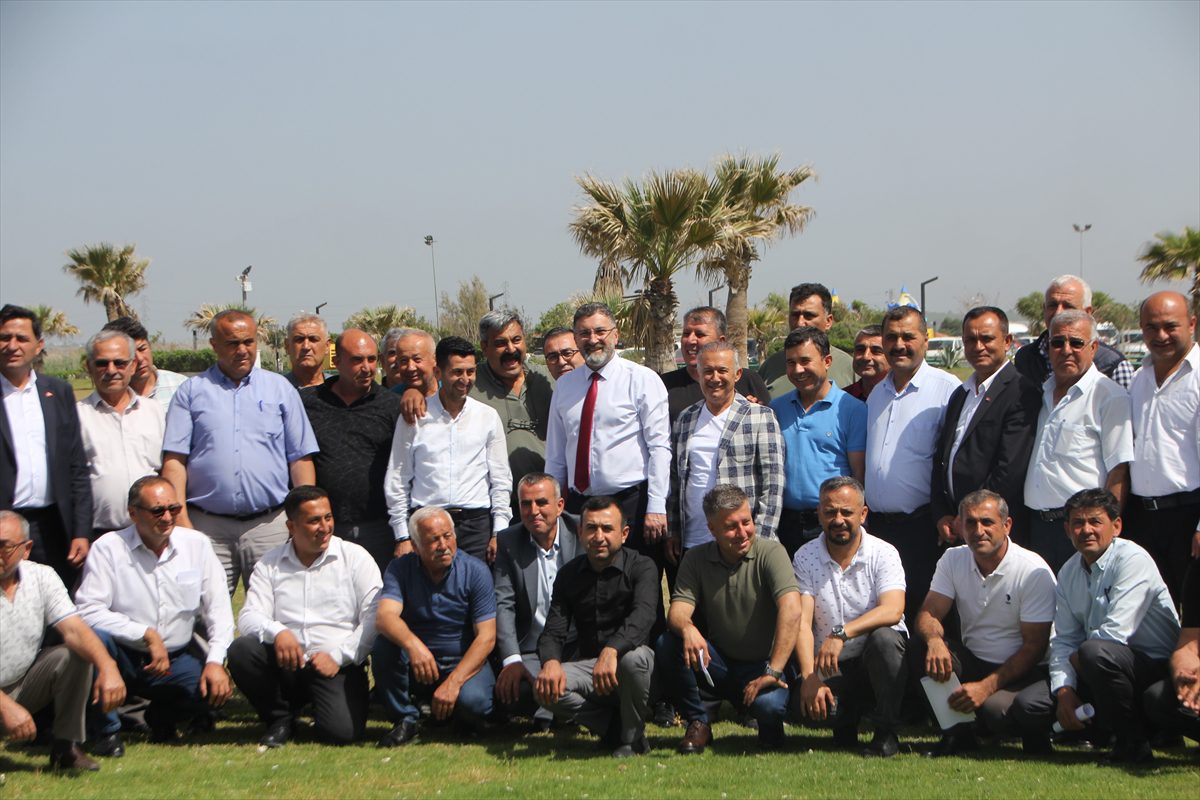 ANTALYA (AA) – Serik Belediye Başkanı Kadir Kumbul, muhtarlarla bir