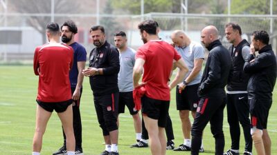 EMS Yapı Sivasspor Teknik Direktörü Bülent Uygun, Trendyol Süper Lig'de