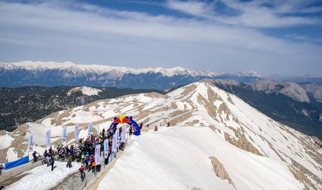 Sky To Sea Enduro Dağ Bisikleti Yarışı'na doğru ANTALYA (AA) – Antalya'nın Kemer ilçesinde 20-21 Nisan'da düzenlenecek Sky