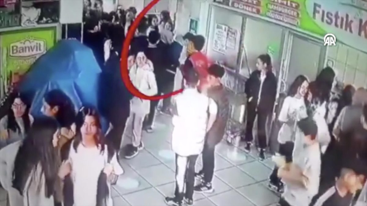 GAZIANTEP (AA) – Turgut Özal Ortaokulunda görevli Teknoloji ve Tasarım