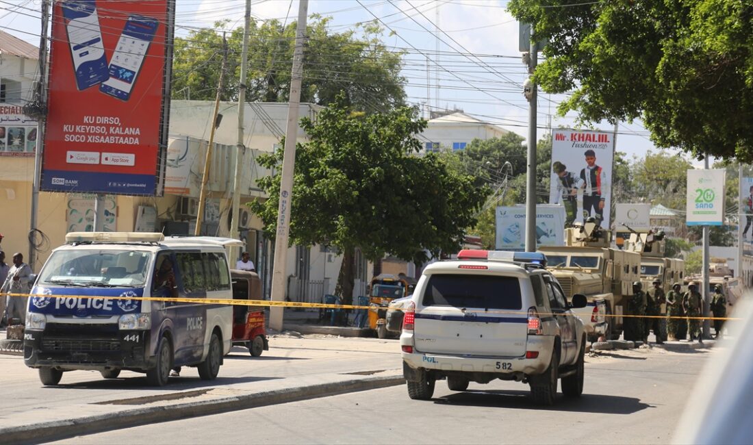 MOGADIŞU (AA) – Somali’nin başkenti Mogadişu’da yardım çalışanlarına yönelik bombalı