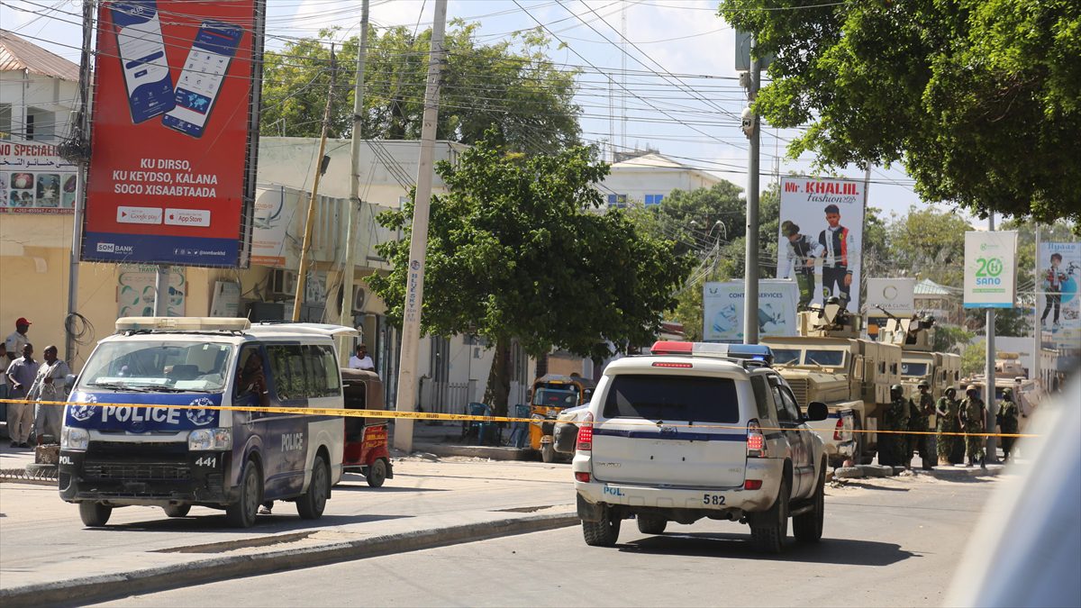 MOGADIŞU (AA) – Somali’nin başkenti Mogadişu’da yardım çalışanlarına yönelik bombalı