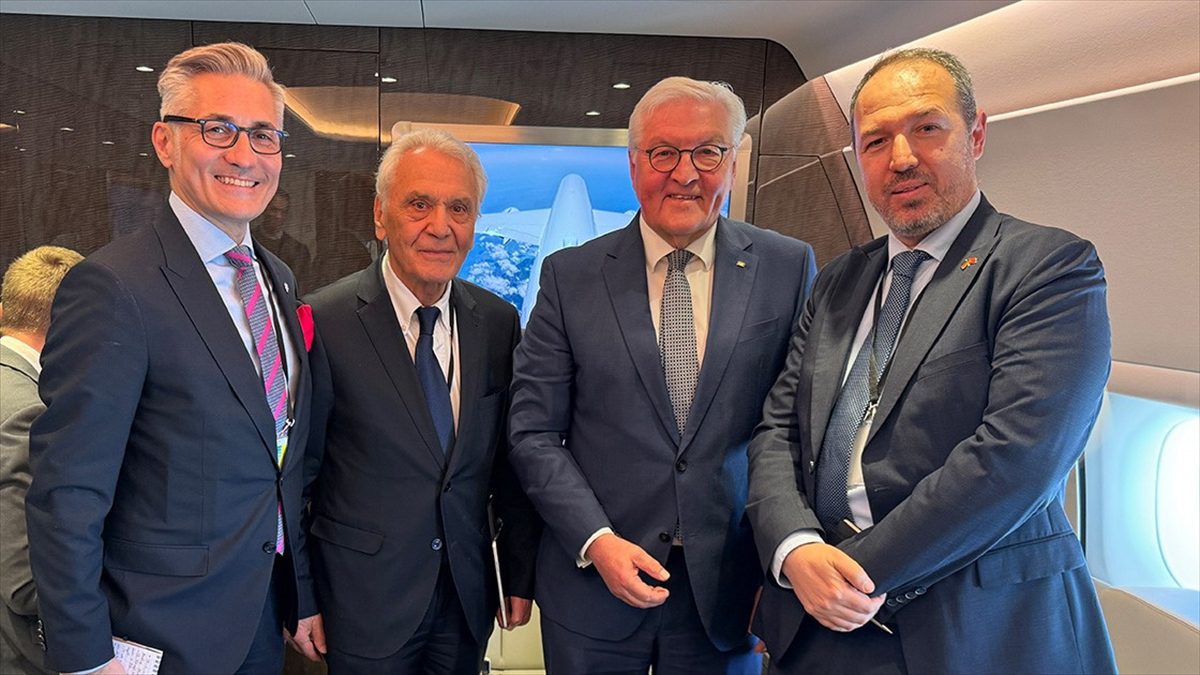 Almanya Cumhurbaşkanı Frank Walter Steinmeier, Orta Doğu'daki kalıcı barışın iki