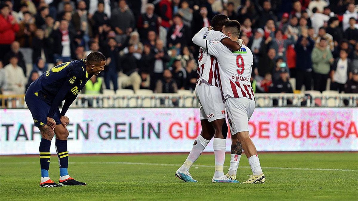 Ligin 33. haftası tek maçla tamamlandı. Galatasaray, Pendikspor'u yenerek liderliğini