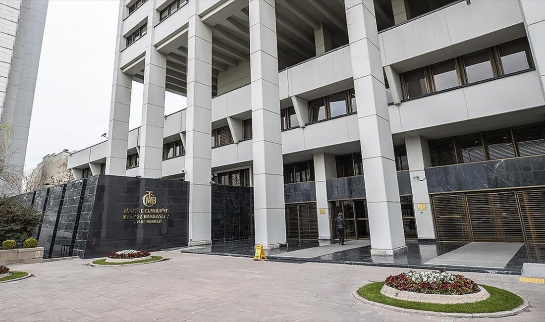 2024'ün ilk çeyreğinde, işletmelere kullandırılan kredilere uygulanan standartları sıkılaştırdığı görülürken,