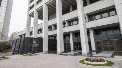 2024'ün ilk çeyreğinde, işletmelere kullandırılan kredilere uygulanan standartları sıkılaştırdığı görülürken,