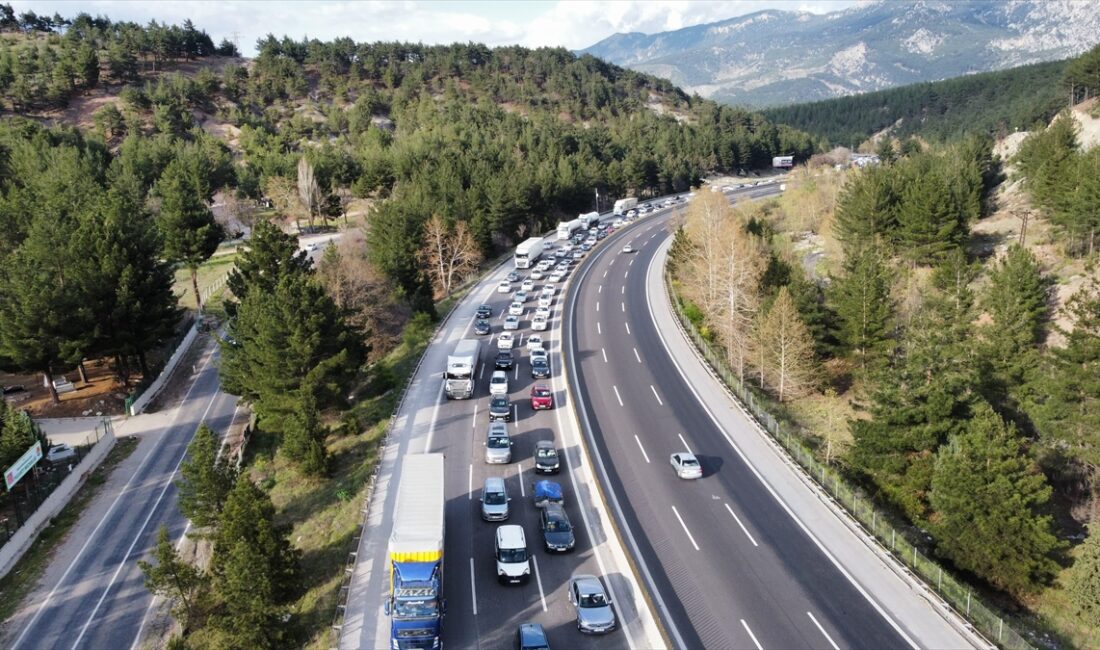 TŞOF Başkanı Fevzi Apaydın, "Bayram tatilinde trafiğe çıkacak sürücülerimizin uykusuz