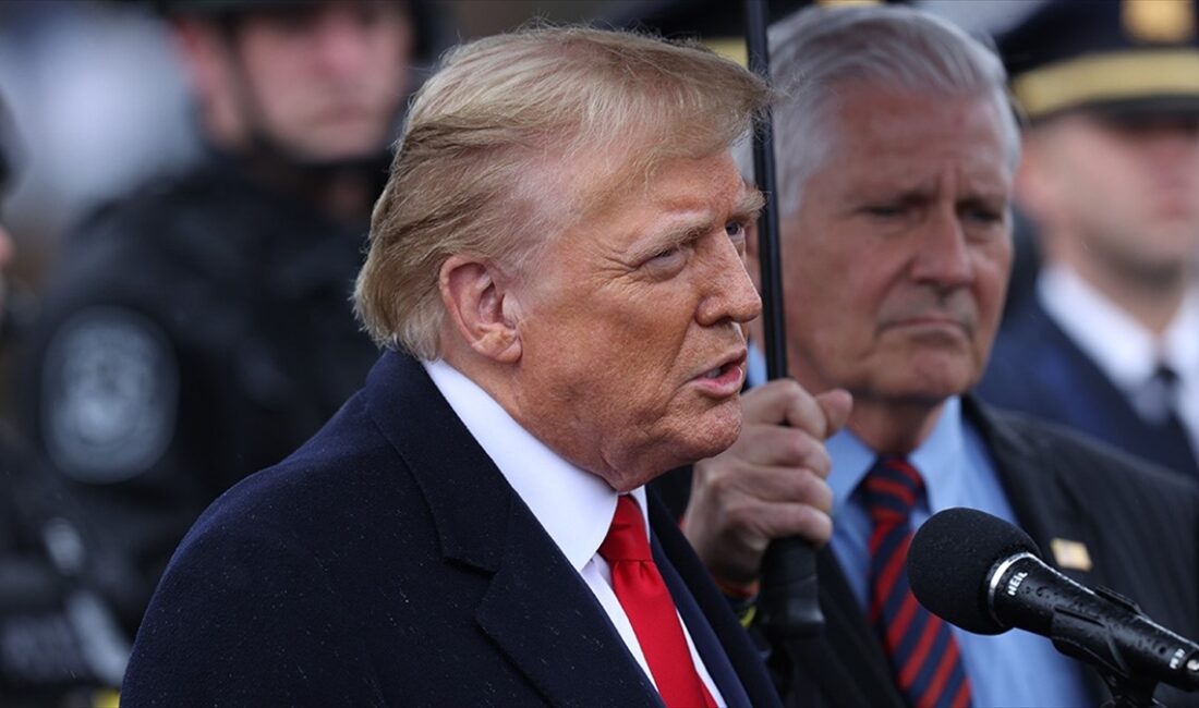 ABD'nin eski Başkanı Donald Trump, emlak sektöründe dolandırıcılık suçlamasıyla yargılandığı