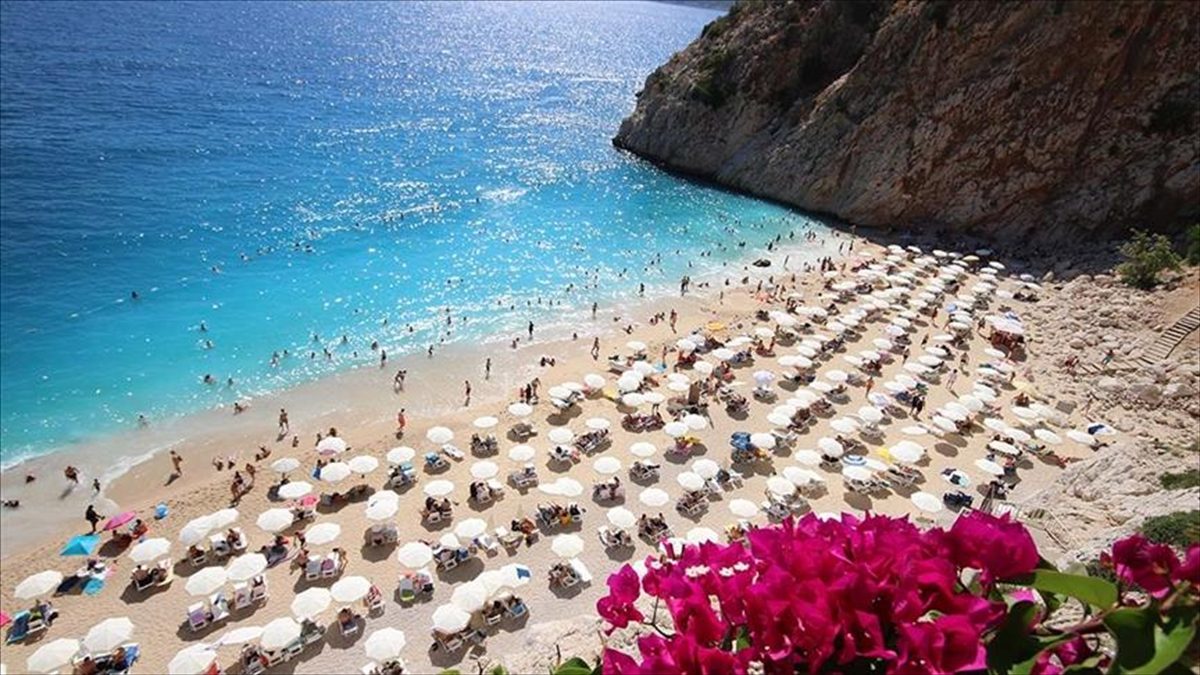 Tüketici dernekleri, yaklaşan tatil sezonu öncesinde erken rezervasyon yapmak isteyen