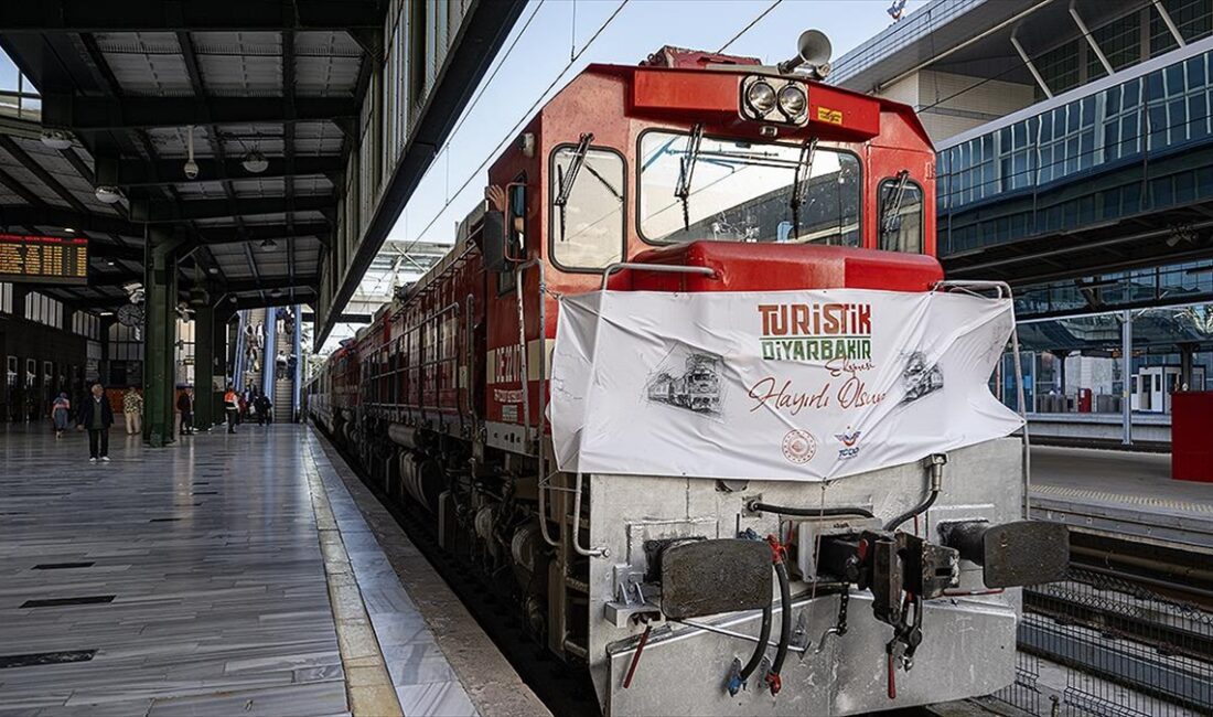 "Turistik Diyarbakır Ekspresi", Ankara-Diyarbakır-Ankara hattında bu sezonun ilk seferini tamamladı.
