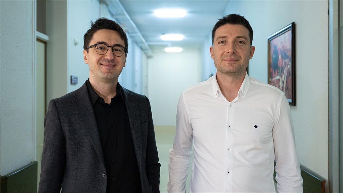Gazi Üniversitesi (GÜ) Tıp Fakültesi hekimlerinden Doç. Dr. Emrah Çeltikçi